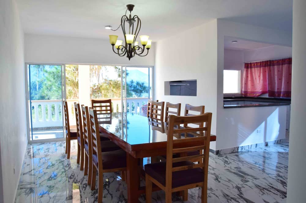 Photo of Livingroom in Constanza