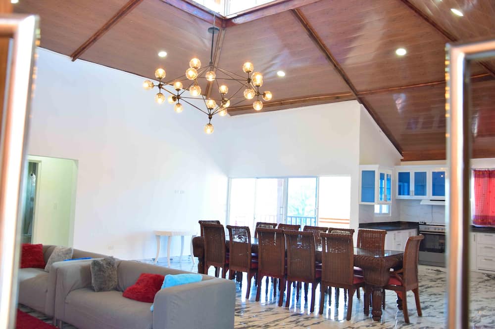 Photo of Livingroom in Constanza
