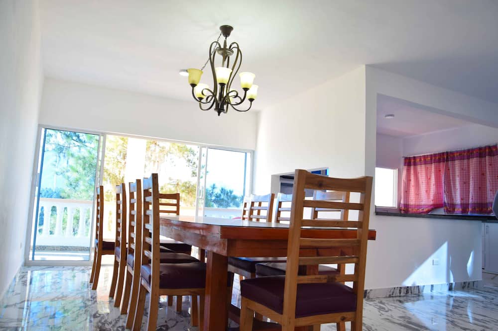 Photo of Livingroom in Constanza
