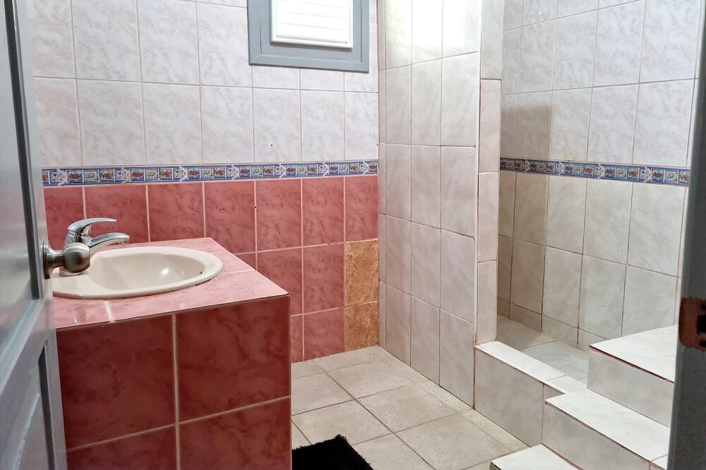 Photo of Bathroom in El Callejon
