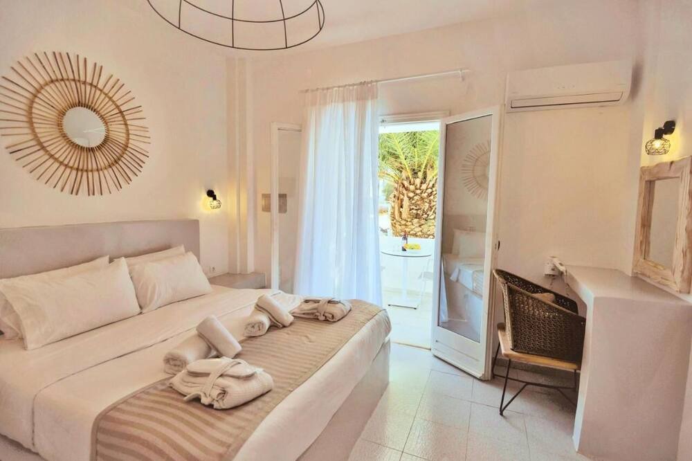 Photo of Bedroom in Perissa