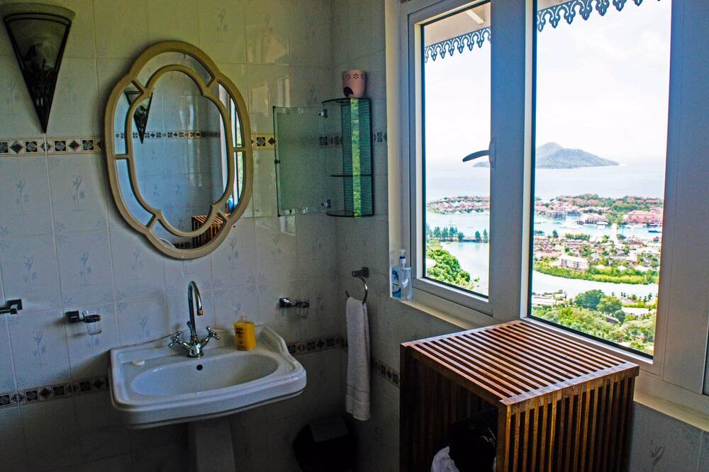 Photo of Bathroom in Zig Zag Ward