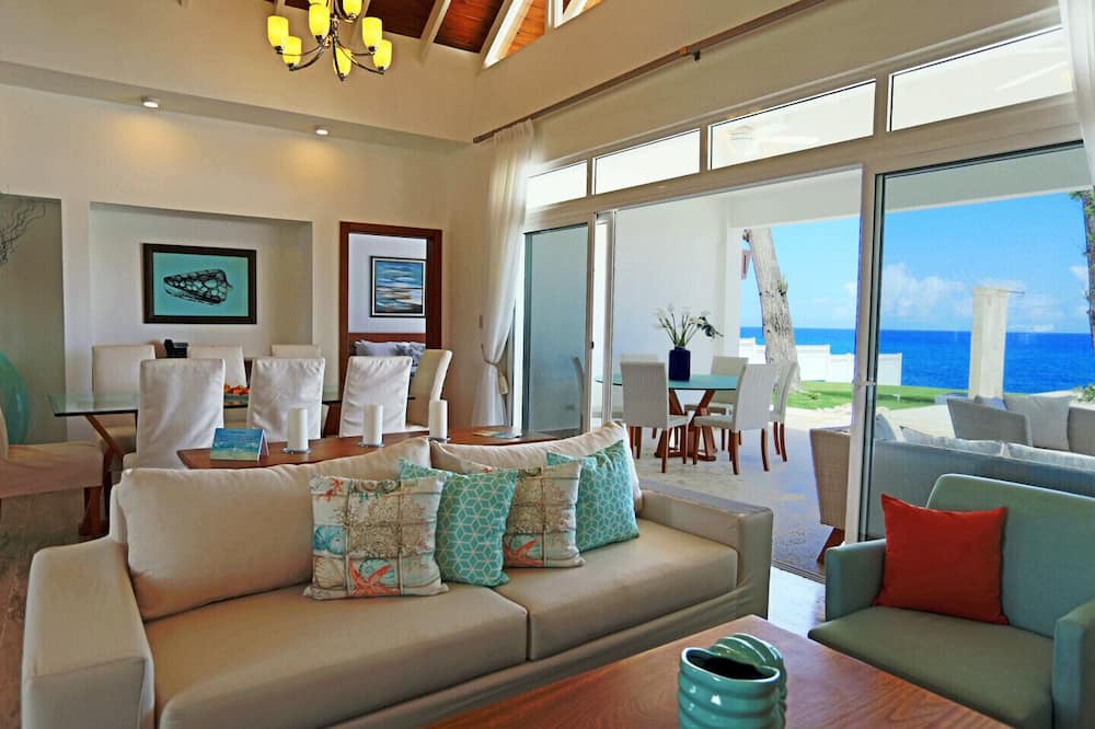 Photo of Livingroom in Playa Chiquita