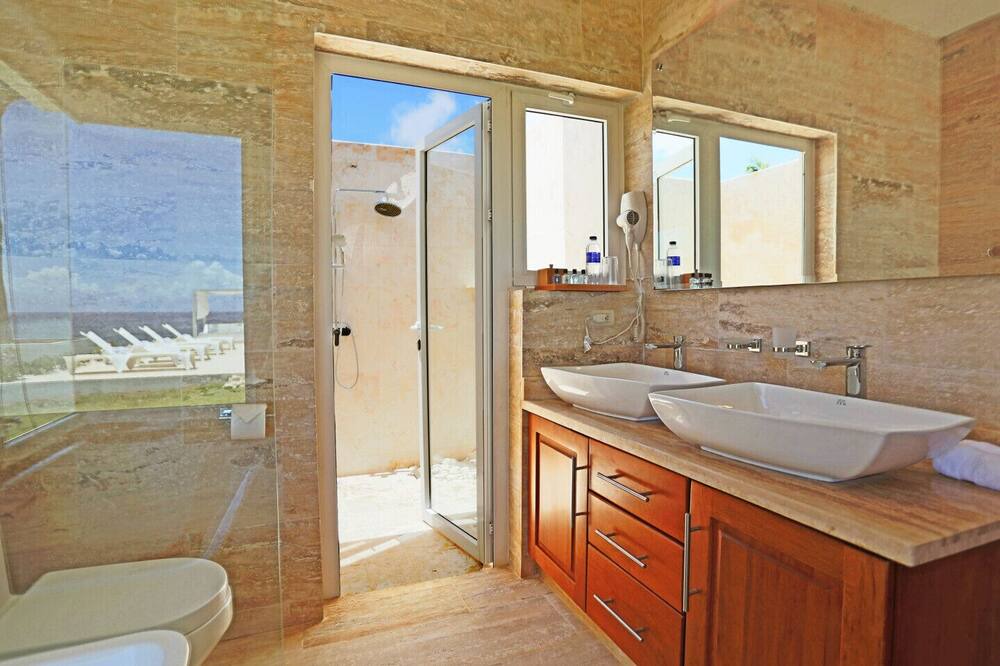 Photo of Bathroom in Playa Chiquita