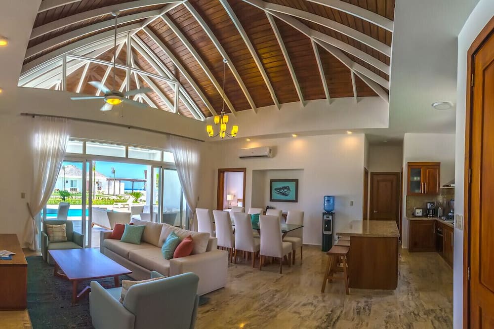 Photo of Livingroom in Playa Chiquita