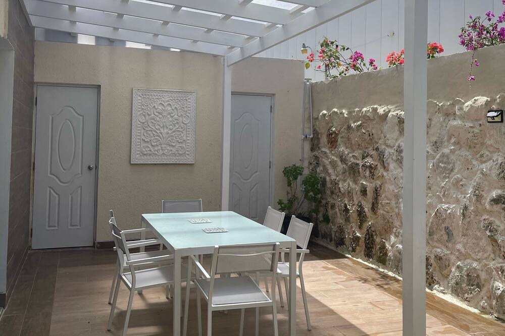 Photo of Patio Balcony in Veron