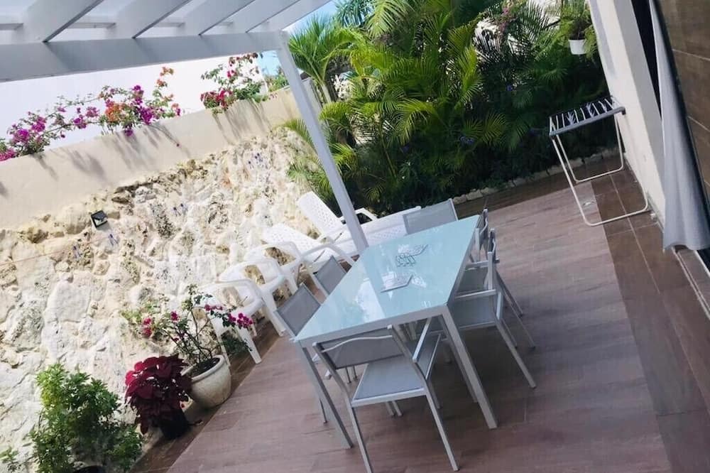 Photo of Patio Balcony in Veron