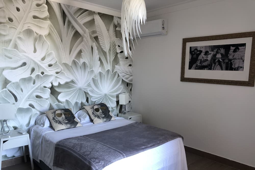 Photo of Bedroom in Veron