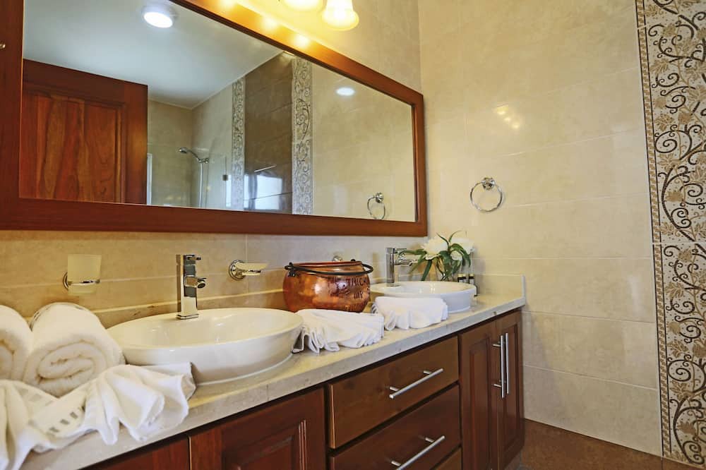 Photo of Bathroom in Playa Chiquita
