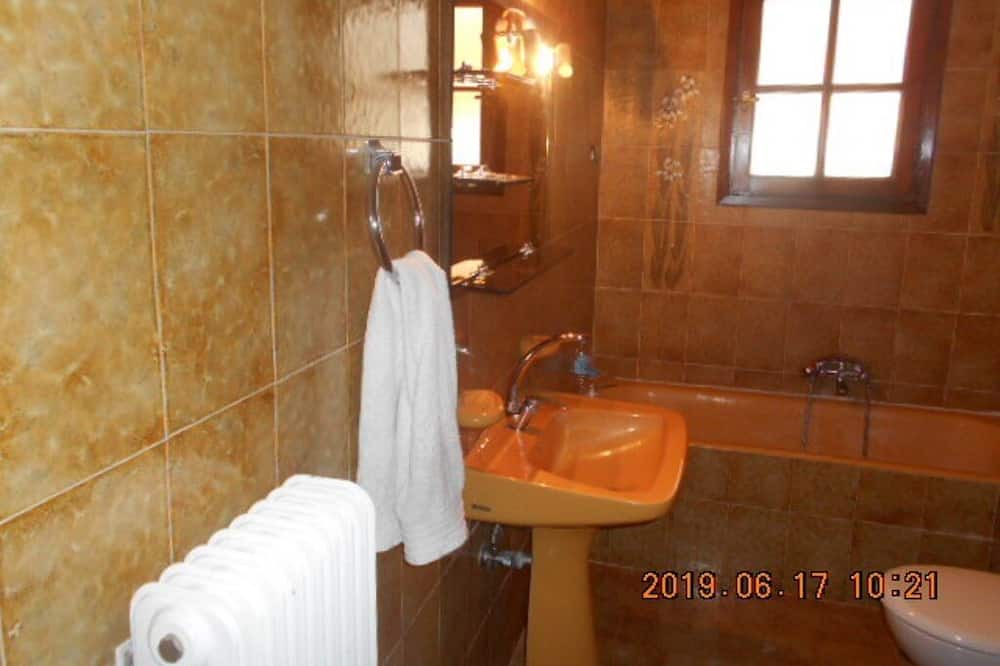 Photo of Bathroom in Aliartos