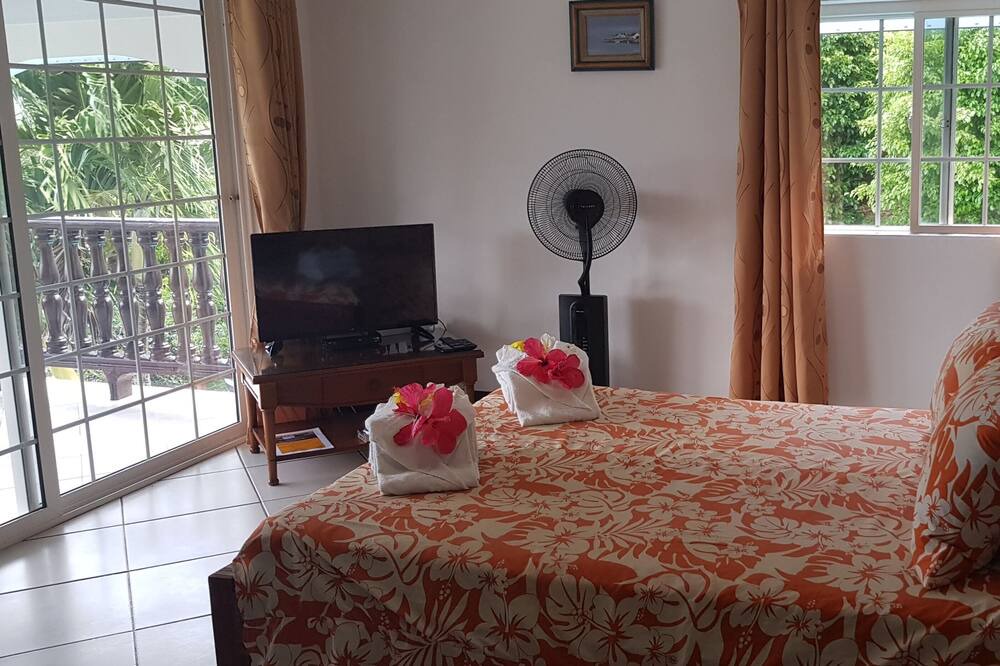 Photo of Bedroom in Huahine