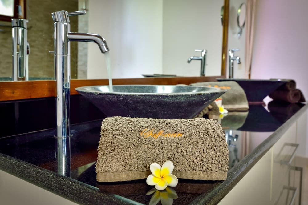 Photo of Bathroom in Banjartegehe