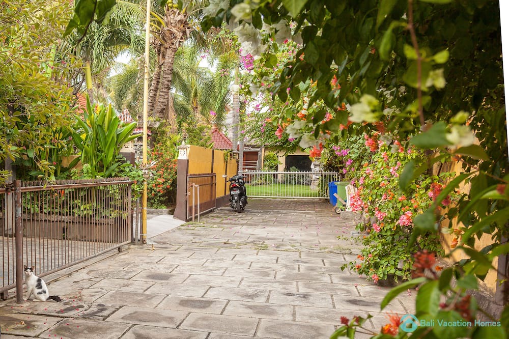 Photo of Outdoor in Banjartegehe