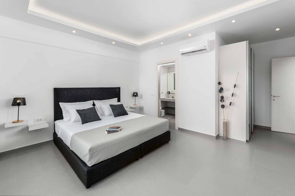 Photo of Bedroom in Lardos