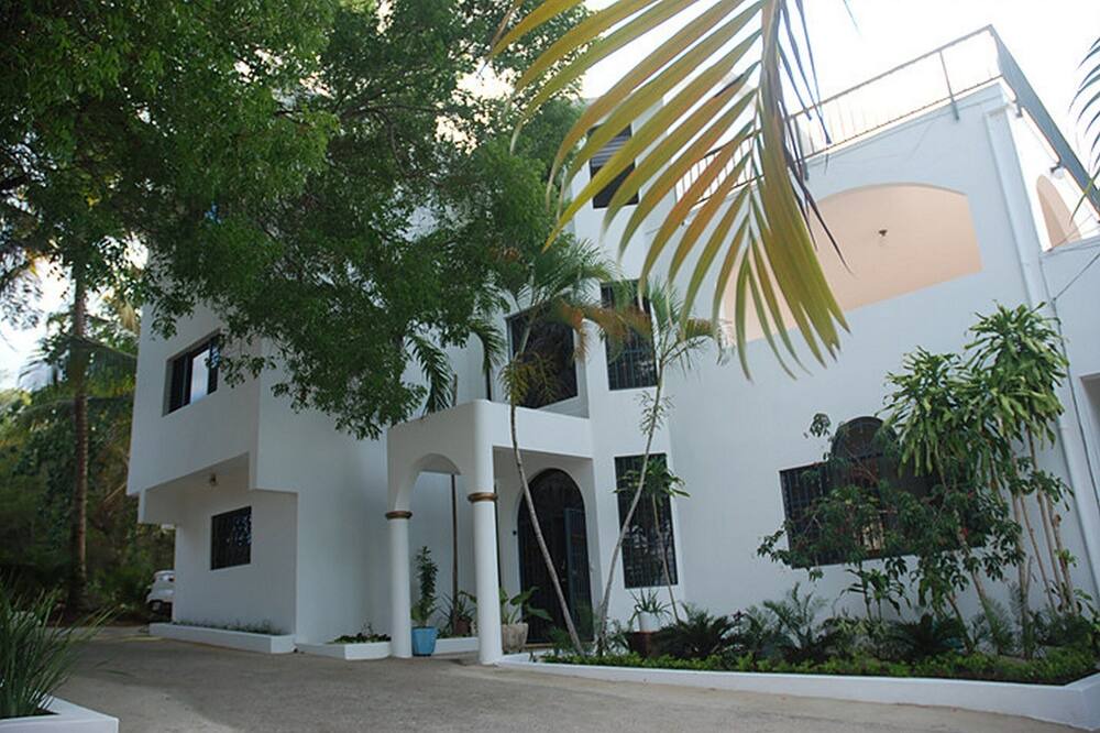 Photo of Outdoor in Los Cerros