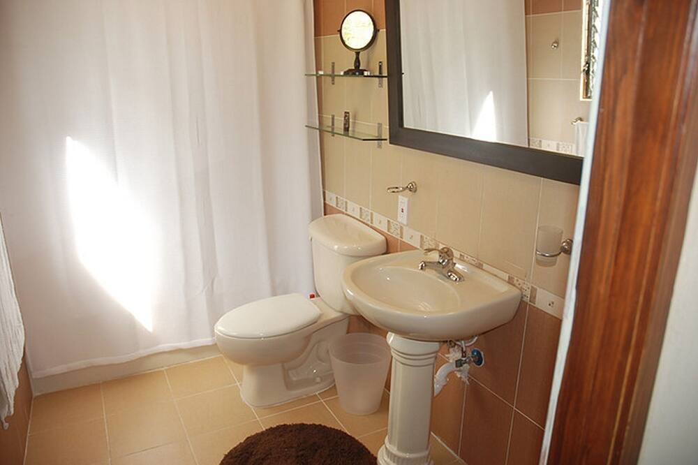Photo of Bathroom in Los Cerros