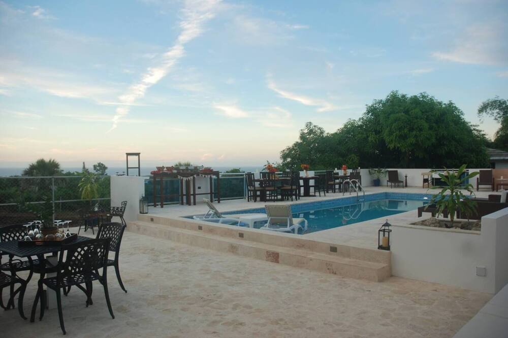 Photo of Outdoor in Los Cerros