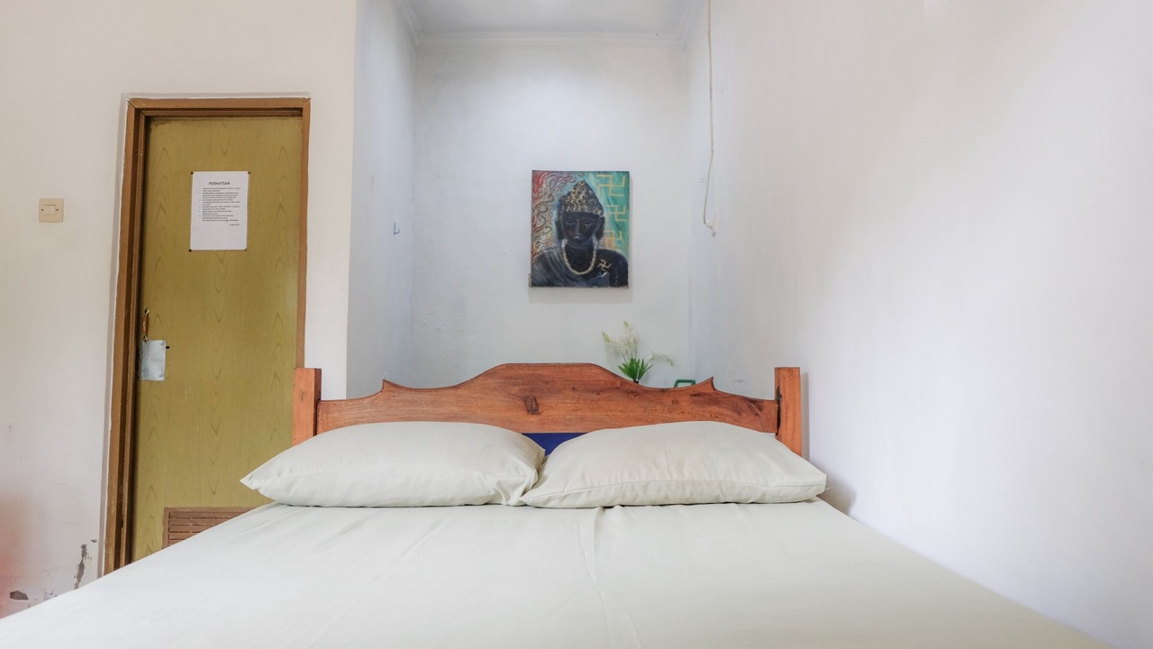 Photo of Bedroom in Delod Peken