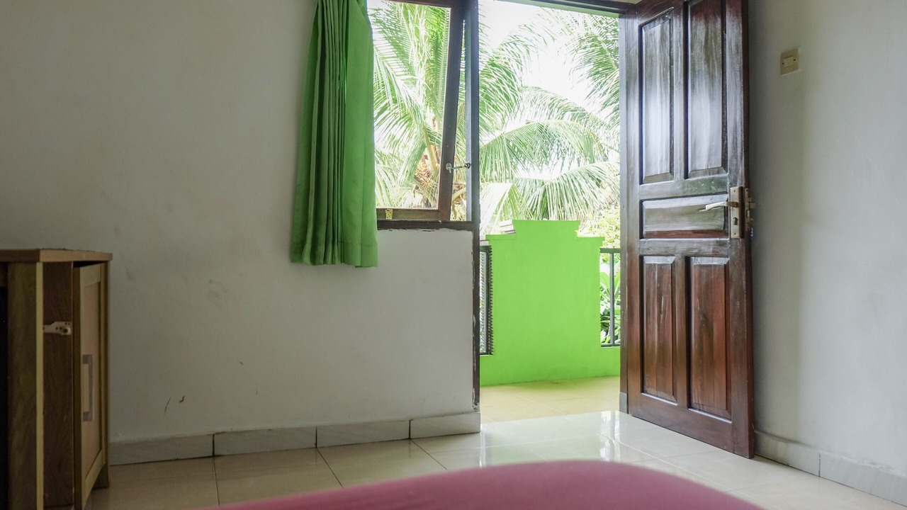 Photo of Bedroom in Delod Peken