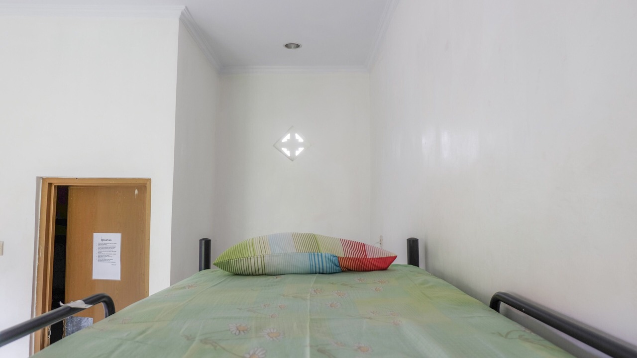 Photo of Bedroom in Delod Peken