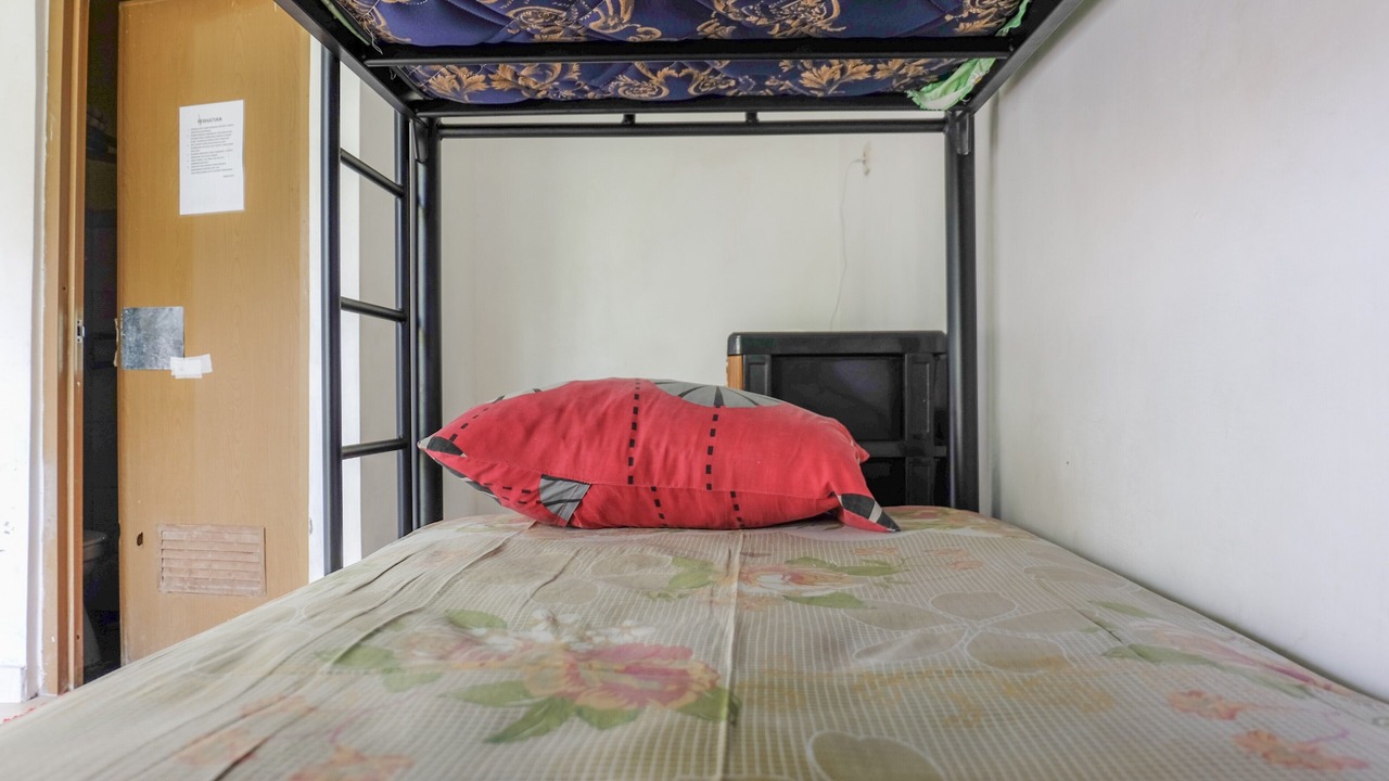 Photo of Bedroom in Delod Peken
