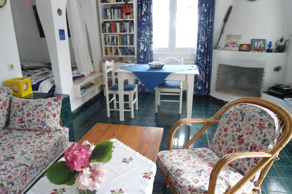 Photo of Livingroom in Kanapitsa