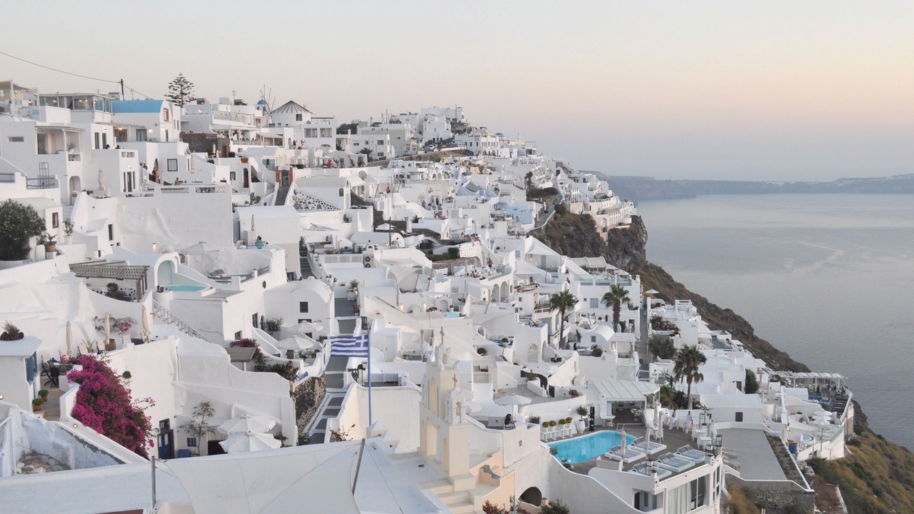 Photo of Others in Fira