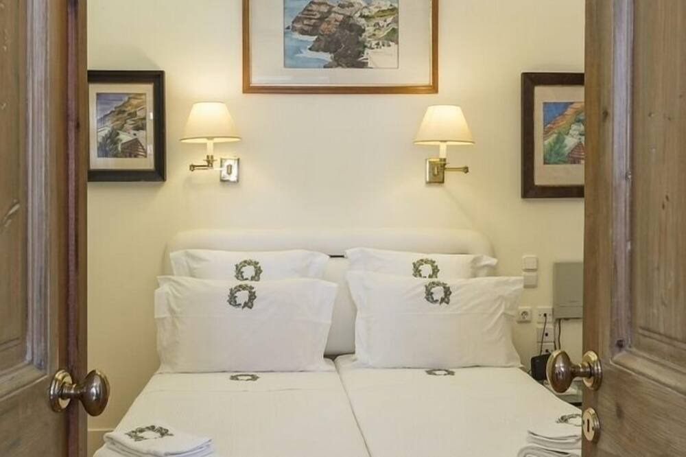 Photo of Bedroom in Firostefani