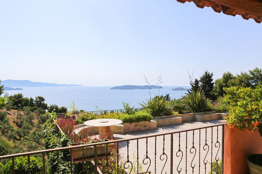 Photo of Outdoor in Achladies