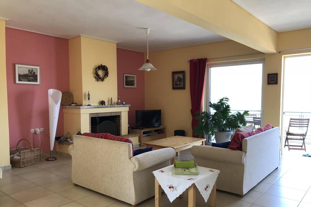 Photo of Livingroom in Theologos