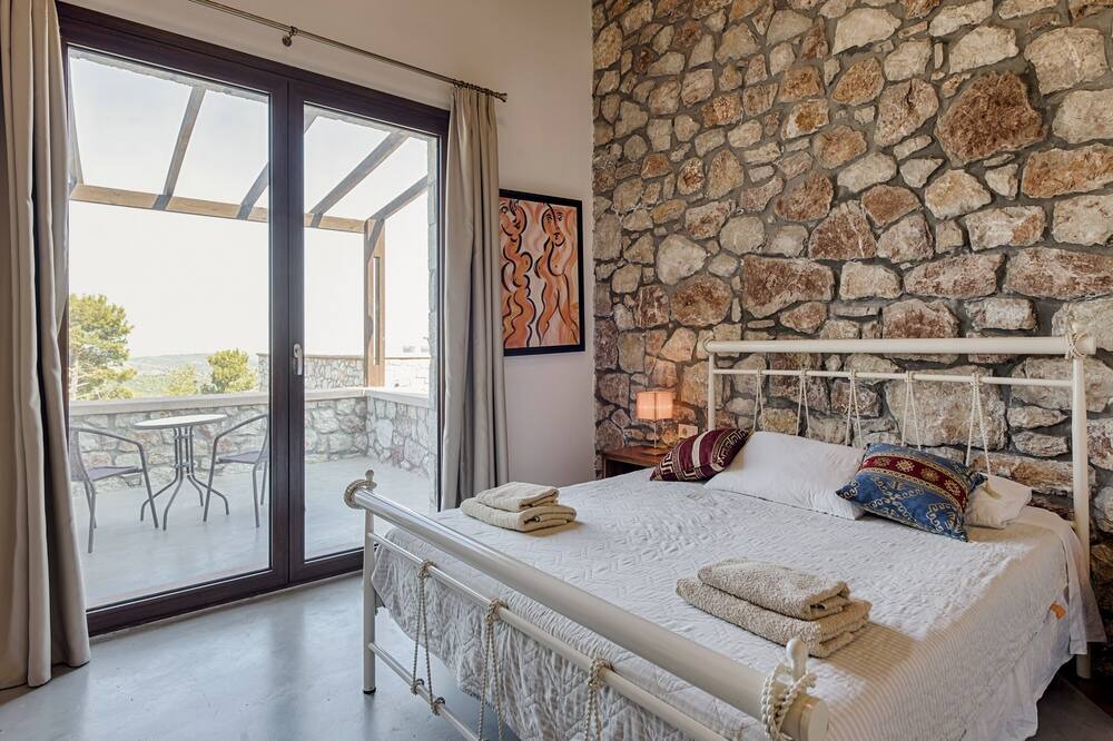 Photo of Bedroom in Salakos