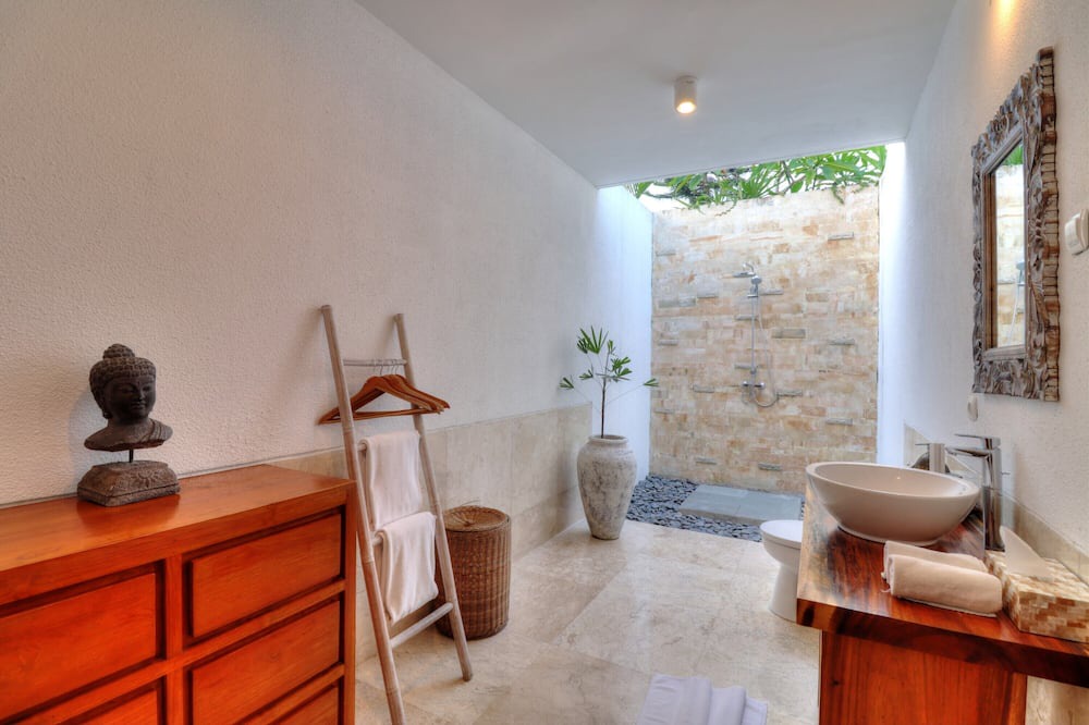 Photo of Bathroom in Kedewatan