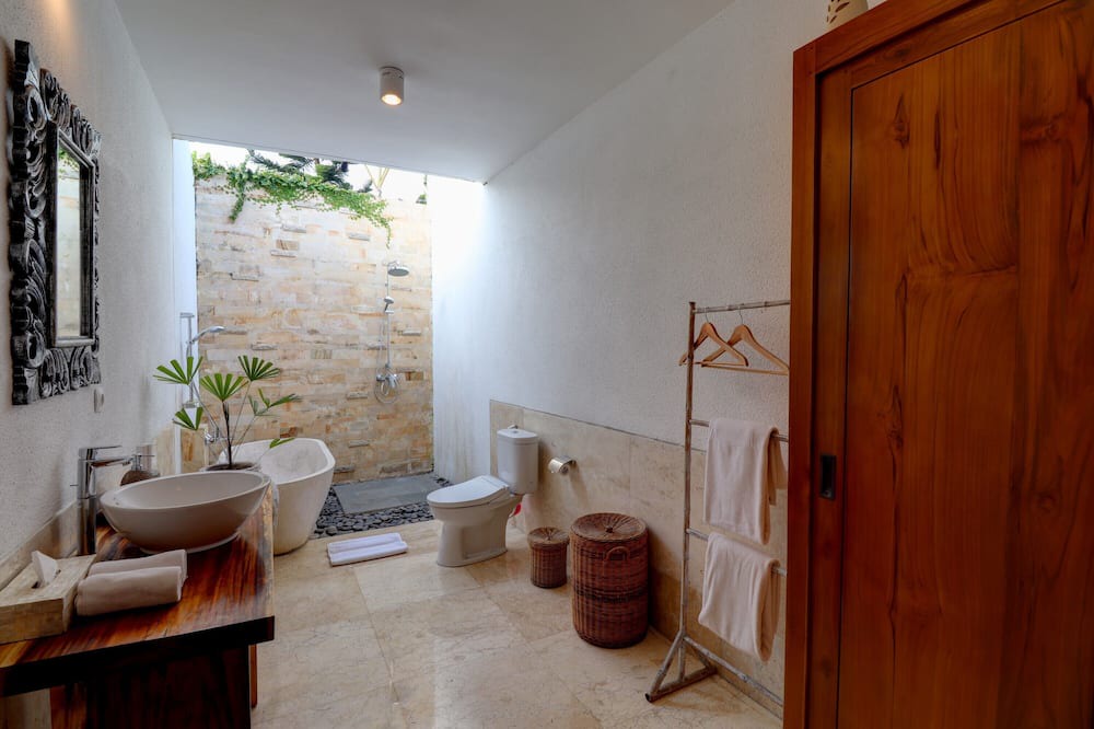 Photo of Bathroom in Kedewatan
