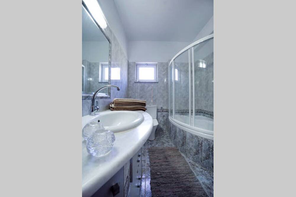 Photo of Bathroom in Souda