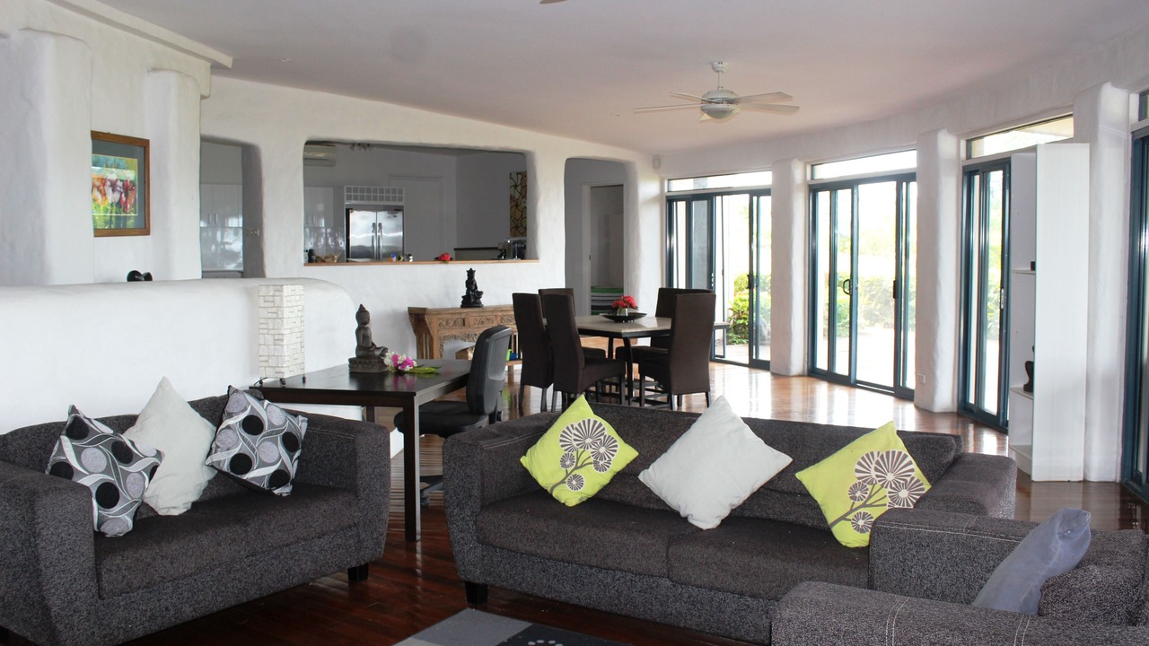 Photo of Livingroom in Western Division