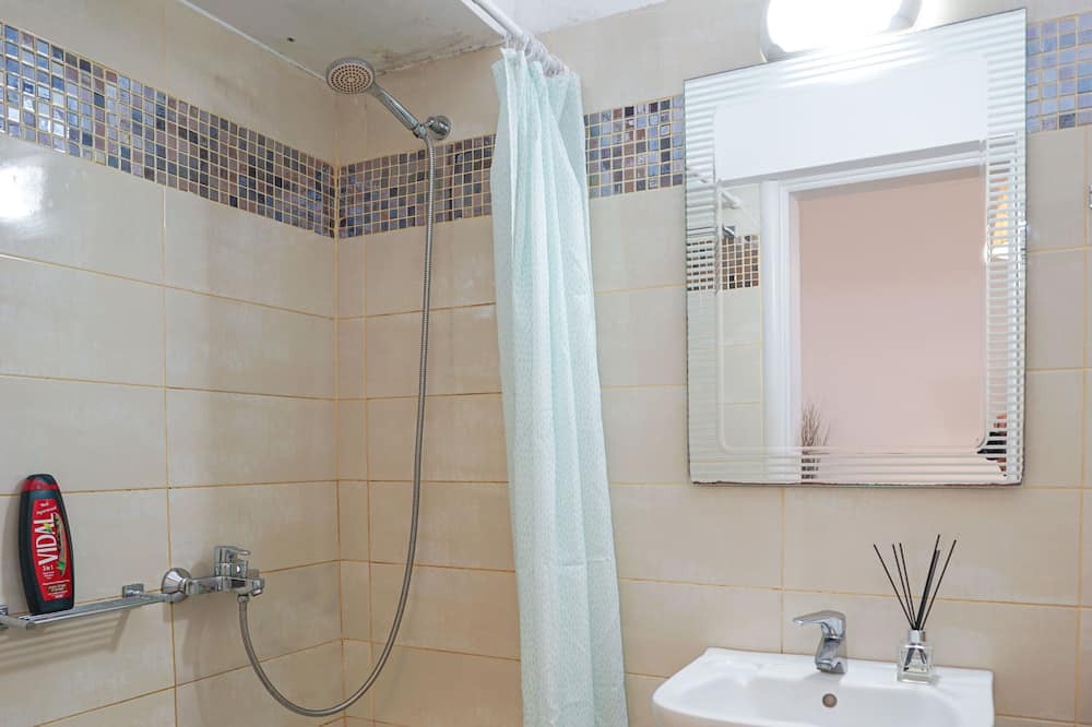 Photo of Bathroom in Fira