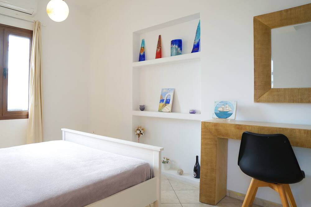 Photo of Bedroom in Fira