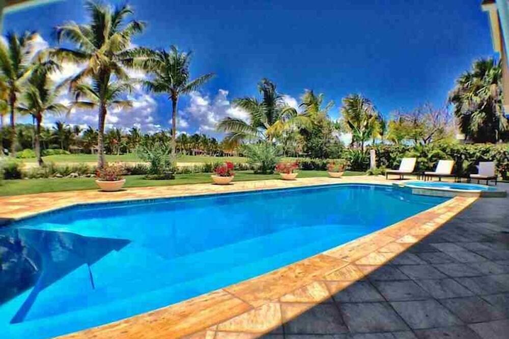 Photo of Outdoor in Veron