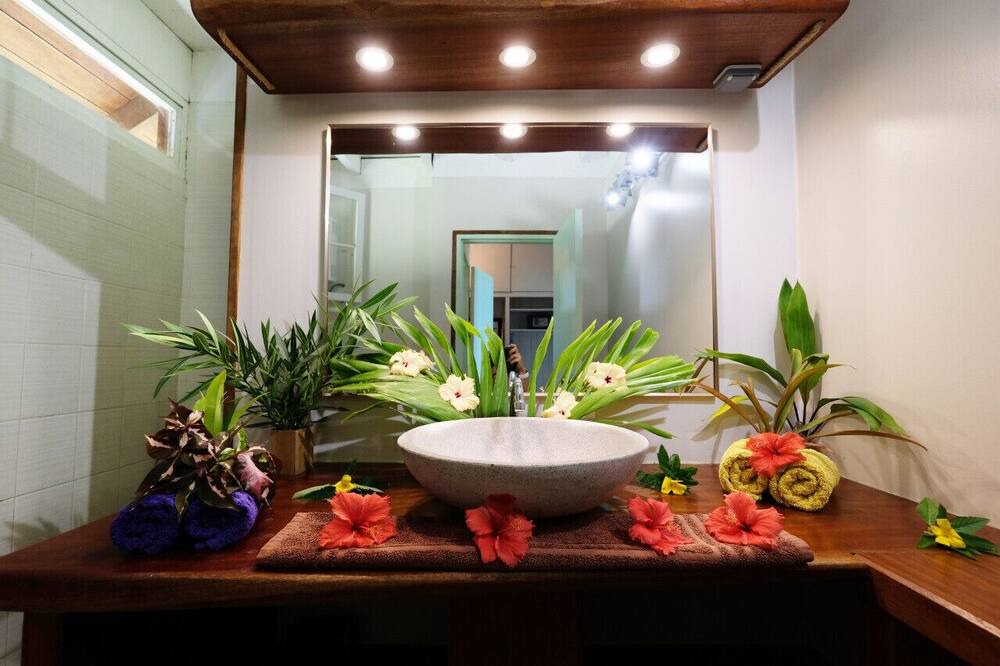 Photo of Bathroom in Tiahura