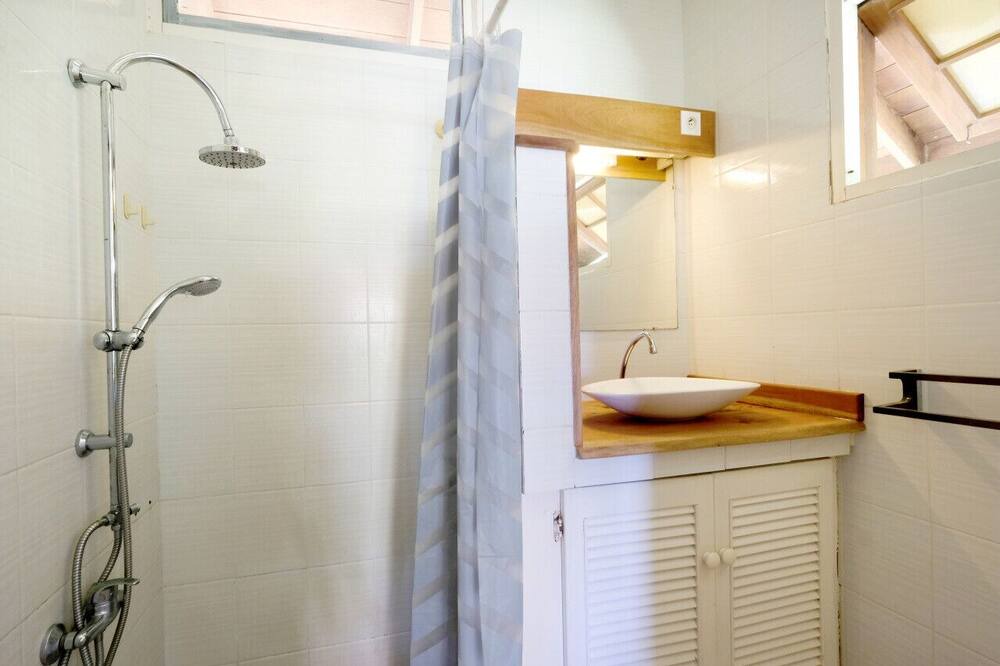 Photo of Bathroom in Tiahura