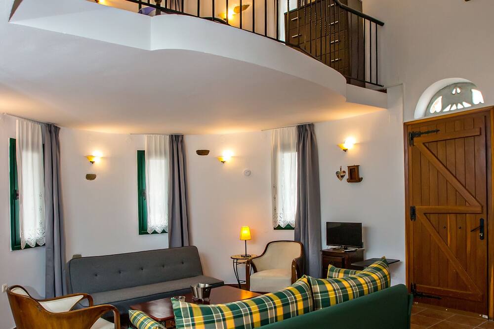 Photo of Livingroom in Tinos Town