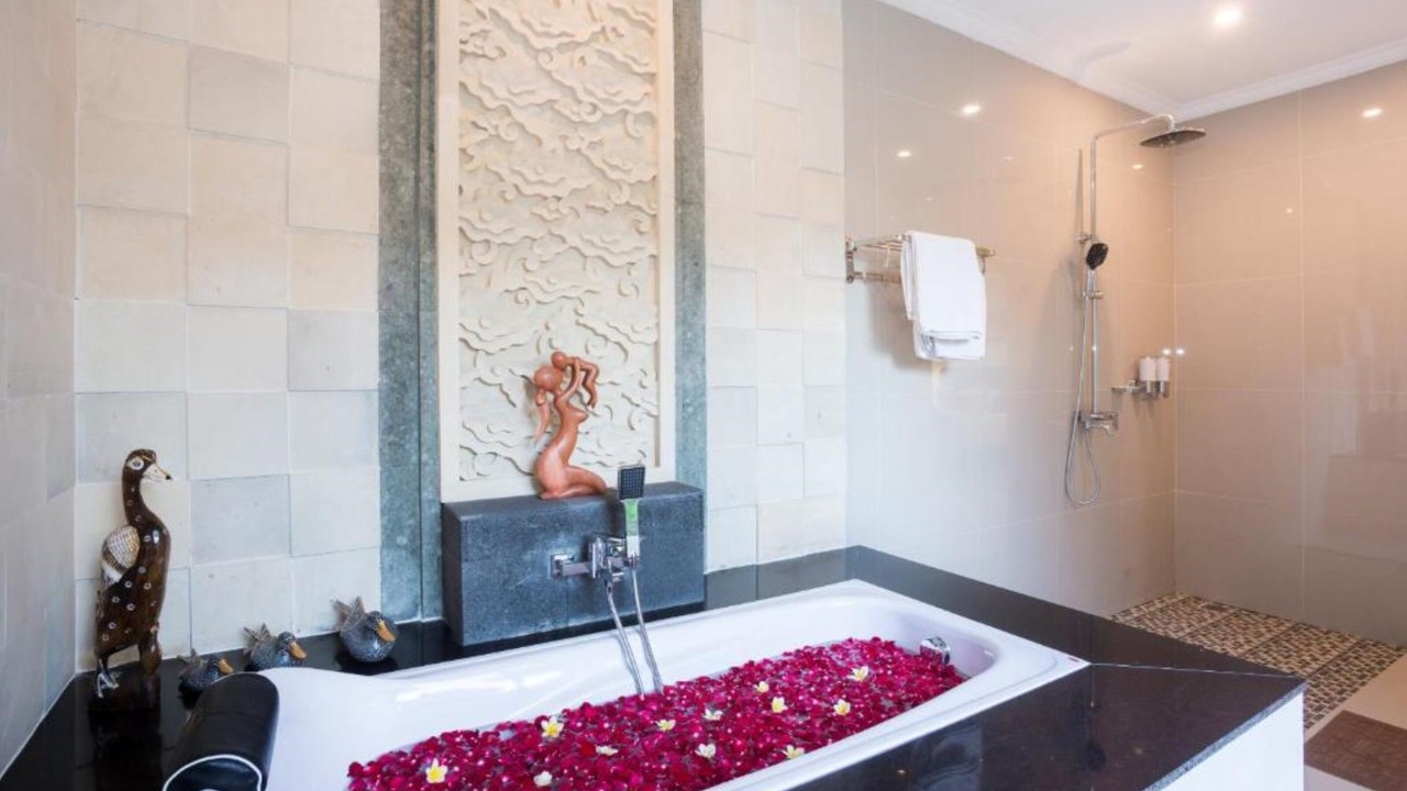 Photo of Bathroom in Petitenget