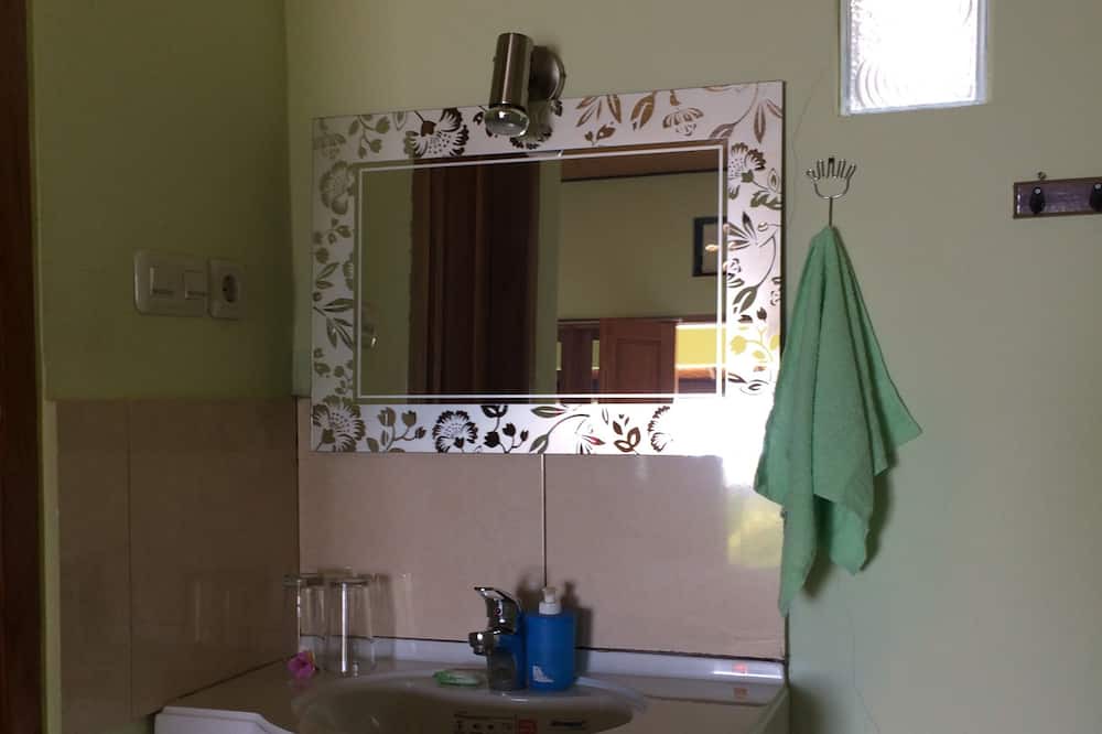 Photo of Bathroom in Temukus