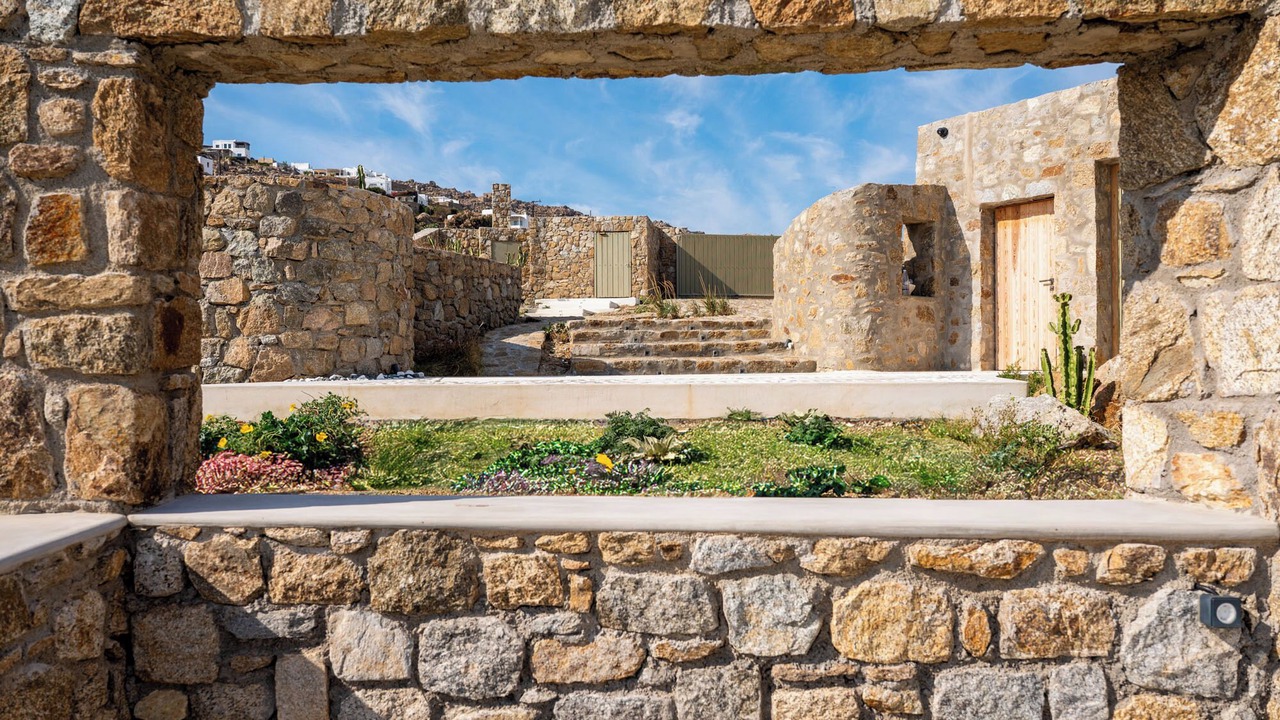 Photo of Outdoor in Plintri