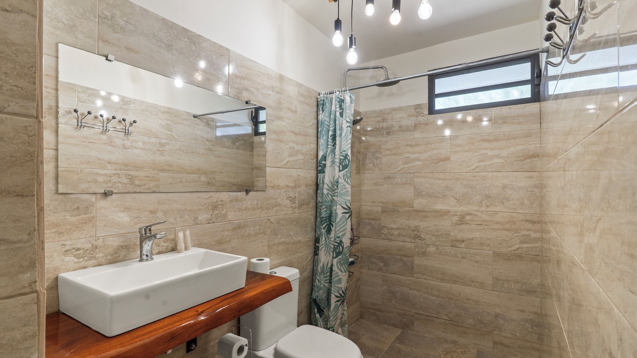 Photo of Bathroom in To'ahotu