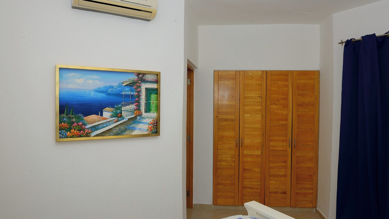 Photo of Others in Dominicus