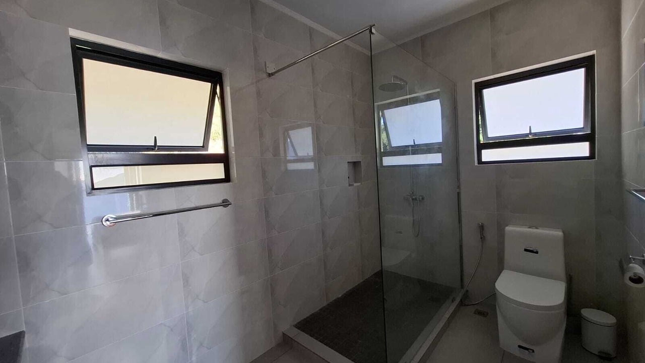Photo of Bathroom in Glacis