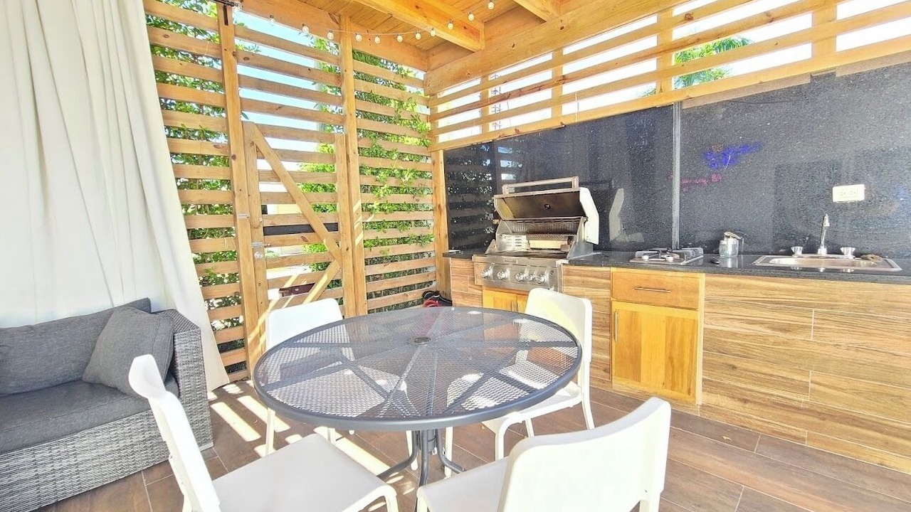 Photo of Outdoor in Veron