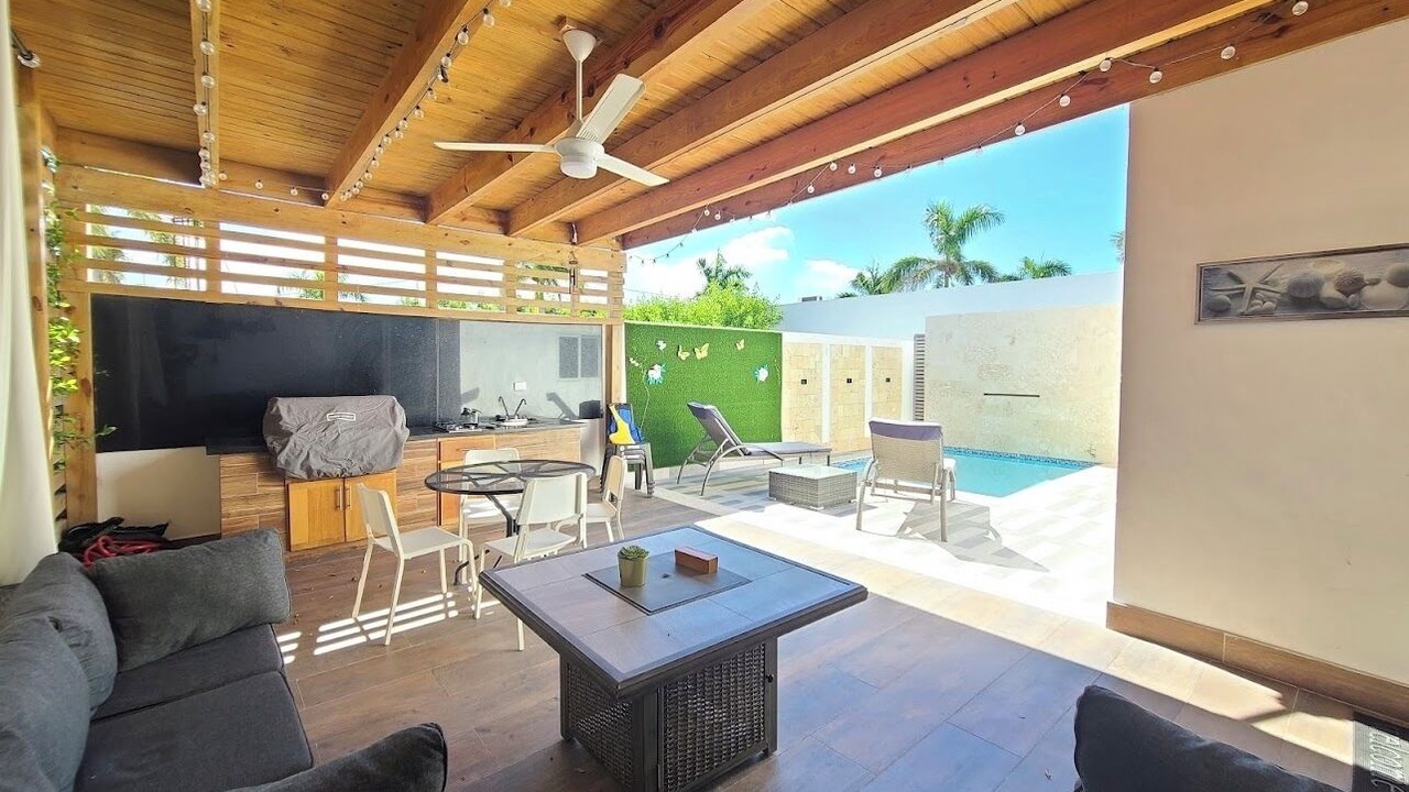 Photo of Outdoor in Veron