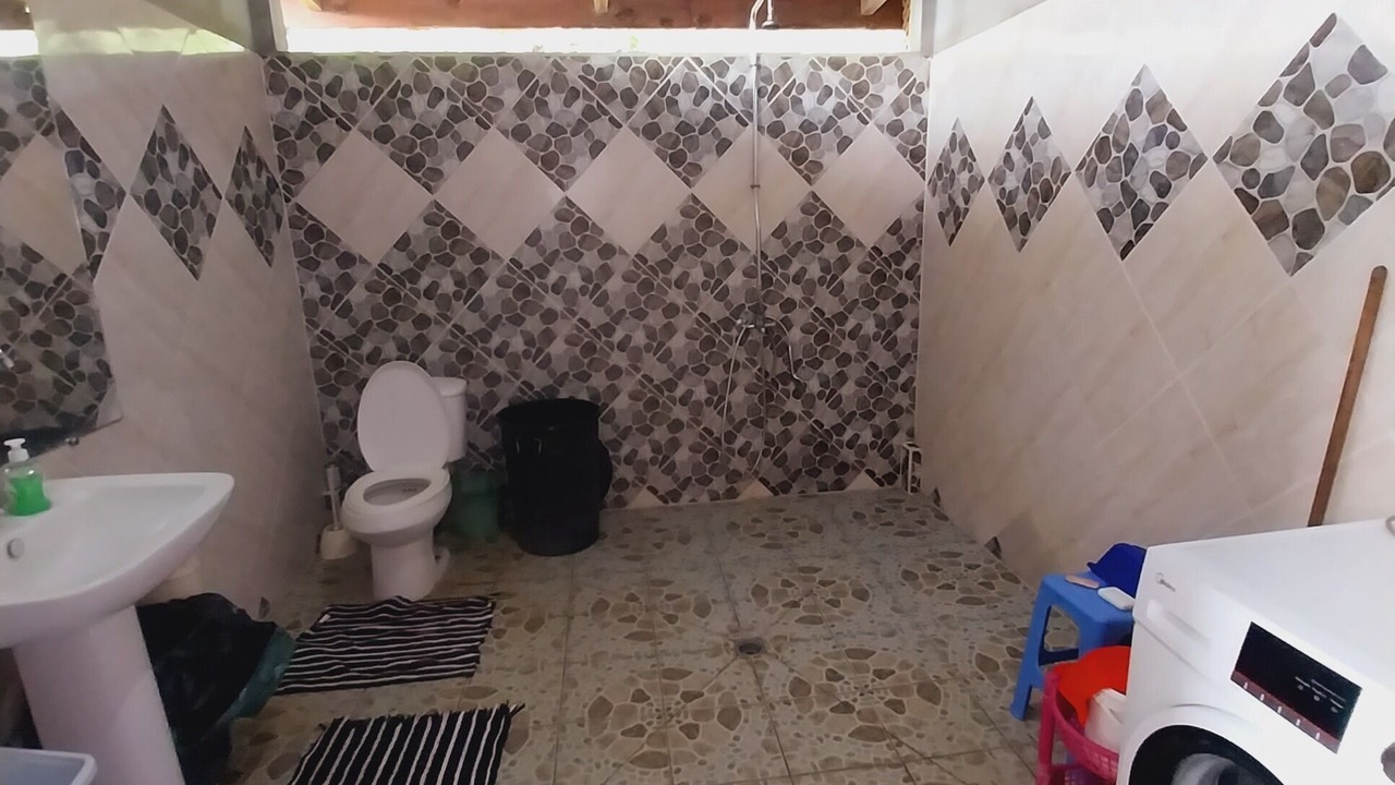 Photo of Bathroom in Fare